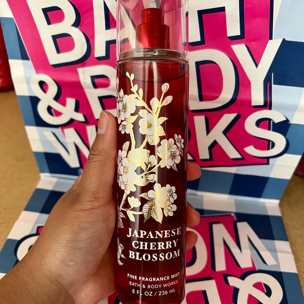 Bath & Body Works Fine Fragrance Mists Japanese Cherry Blossom.